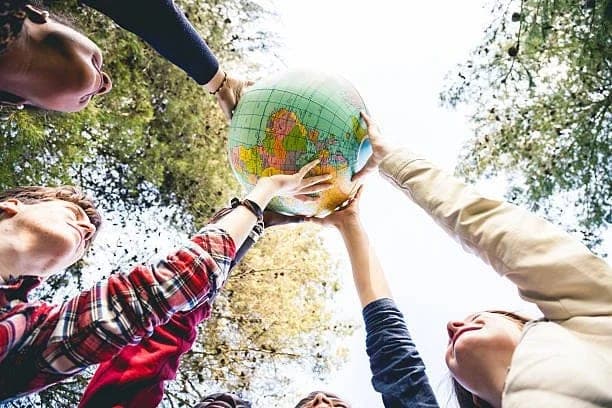 Gamifying Travel: Fun Classroom Activities to Prepare Students for International Tours